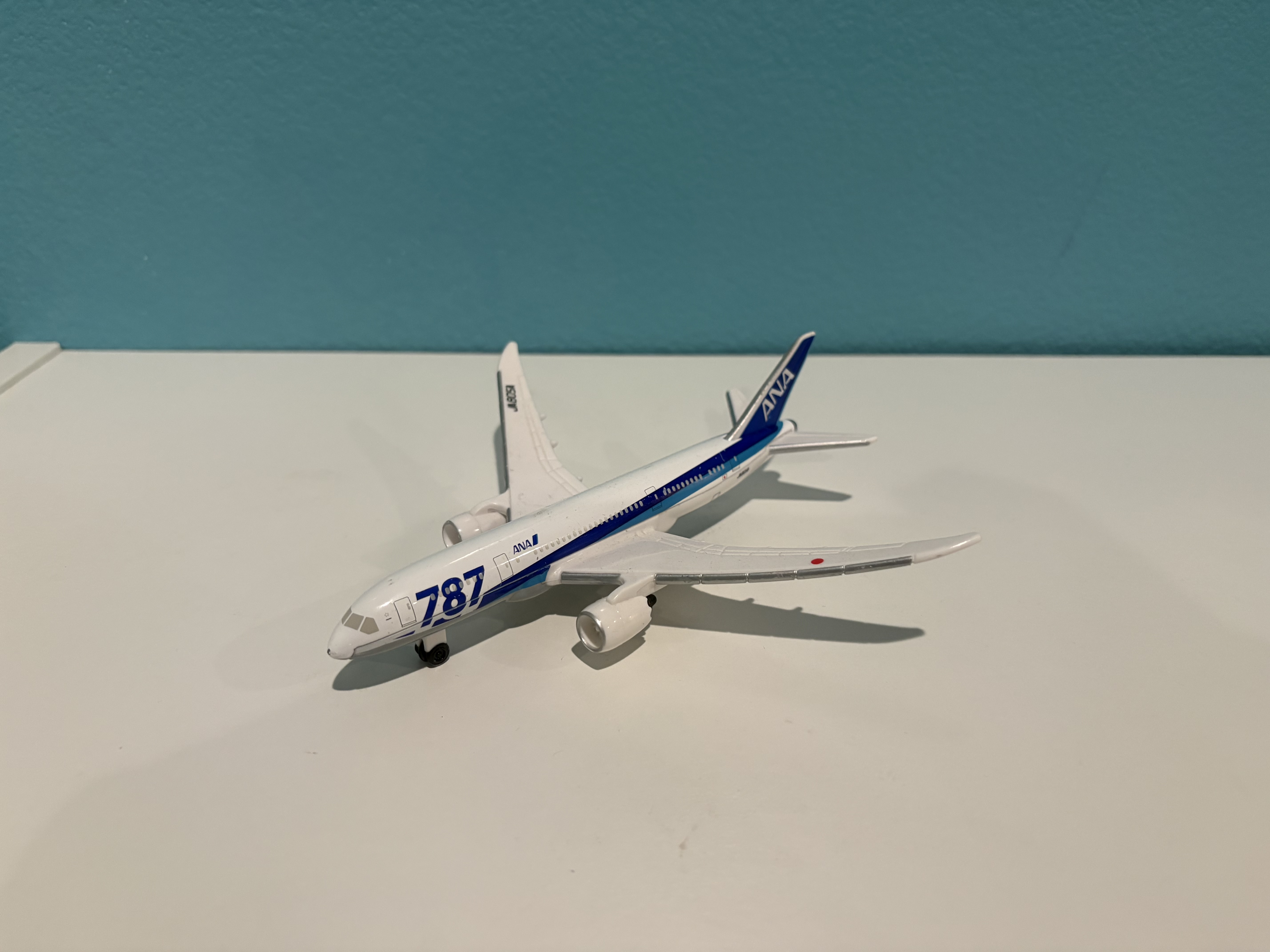 Tomica ANA Boeing 787-9 1:400