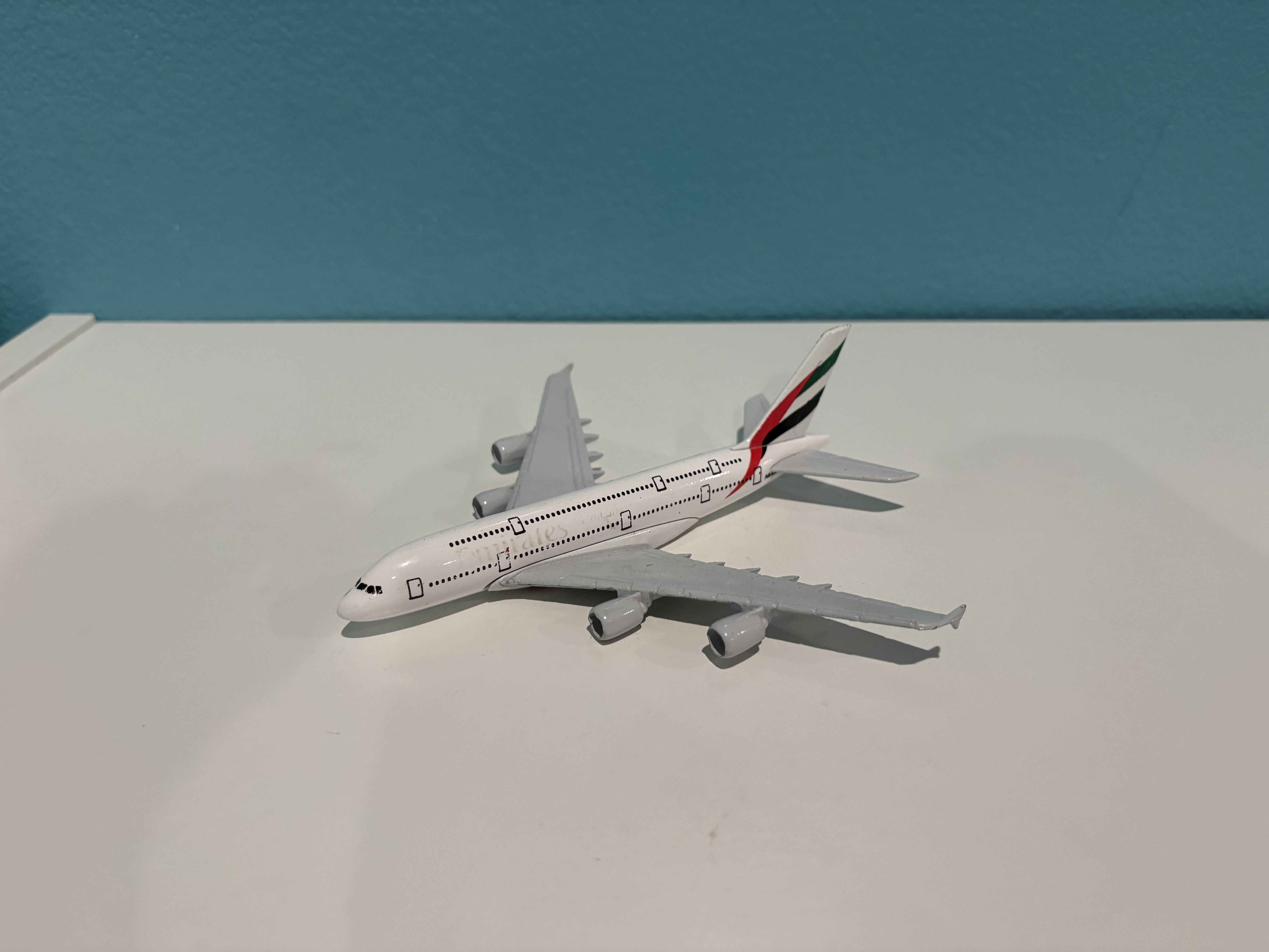 Emirates Airbus A380-800 1:400