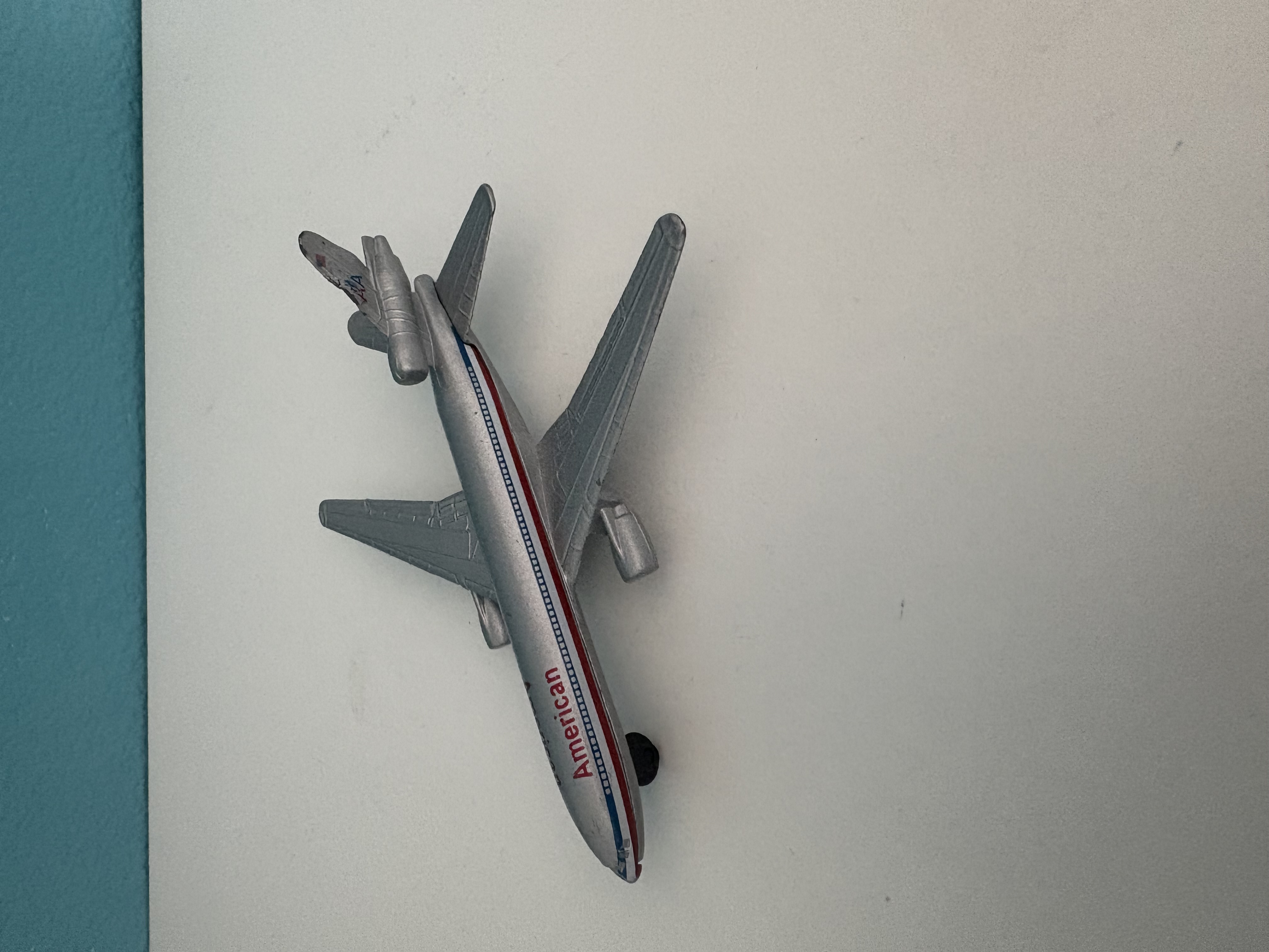 Hot Wings American Airlines DC-10-30 1:500