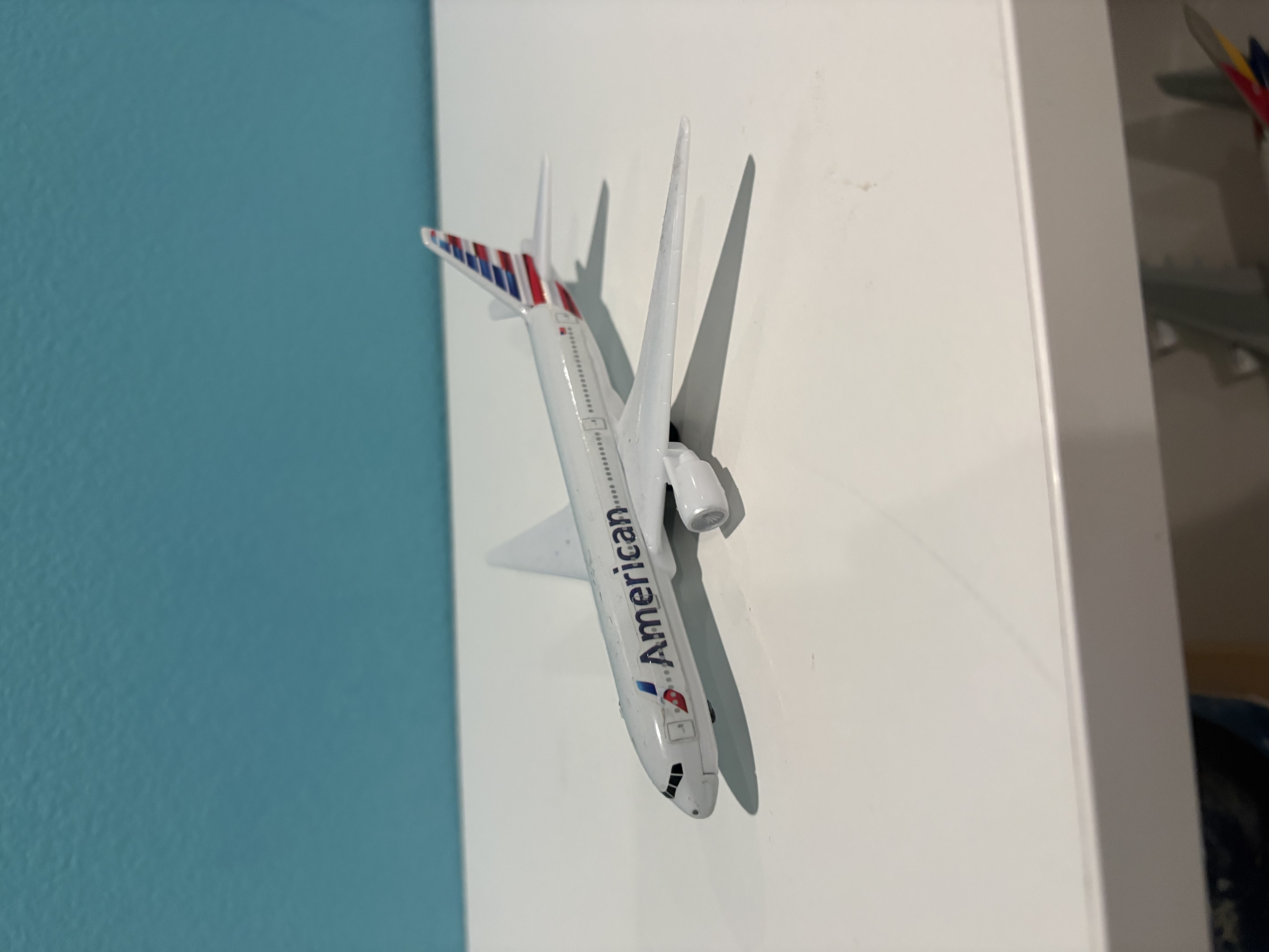 Daron American Airlnies Boeing 777-300ER 1:425